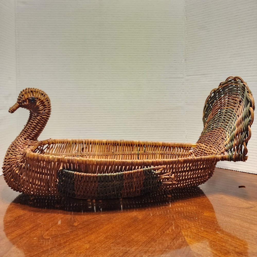 Woven Wicker Tricolor FAN TAIL Turkey Shape Basket Centerpiece Thanksgiving